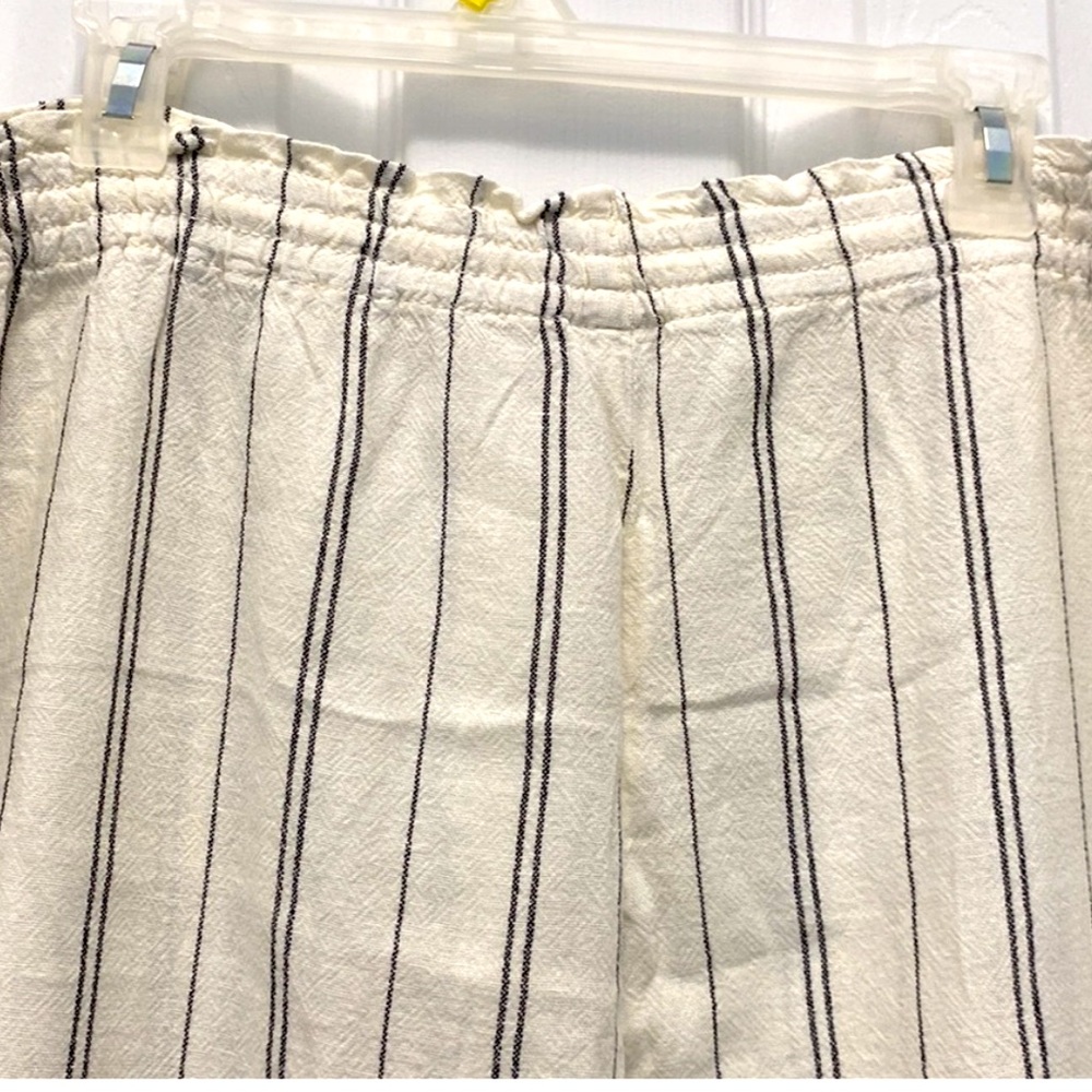 SOLD
NEW Time & Tru Linen blend Cream and black Stripe resort XL (16-18) Pants - Picture 5 of 6